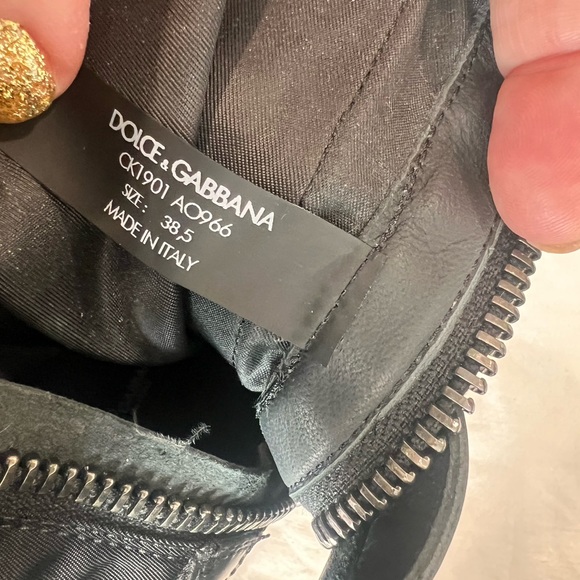 Gently worn black color Dolce&Gabbana boots size 38,5 - Picture 6 of 6